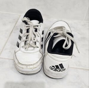 Adidas kids shoes in size 1.5.